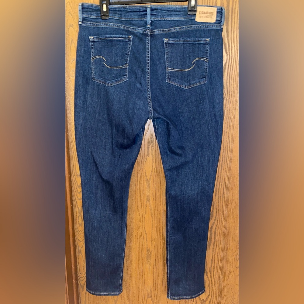 Signature by Levi Strauss Dark Blue, Mid-Rise Straight Leg Jeans, Sz 18 - Picture 2 of 7